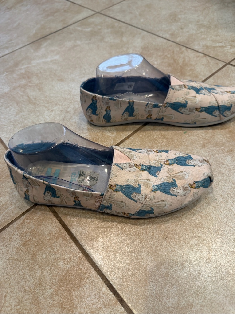 DISNEY X TOMS CLASSIC BLUE CINDERELLA Princess Slip-On Tennis Shoes Flats 9.5